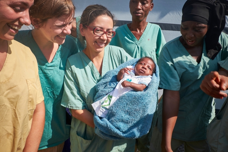 A Nubia enfermeira e a bebê Nubia