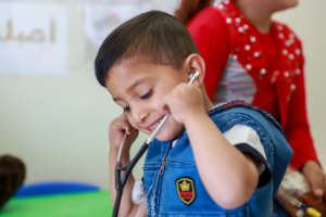 Tratando crianças sírias que sofrem de talassemia