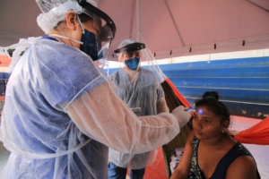 O pesadelo da COVID-19 no Brasil está longe de ser controlado