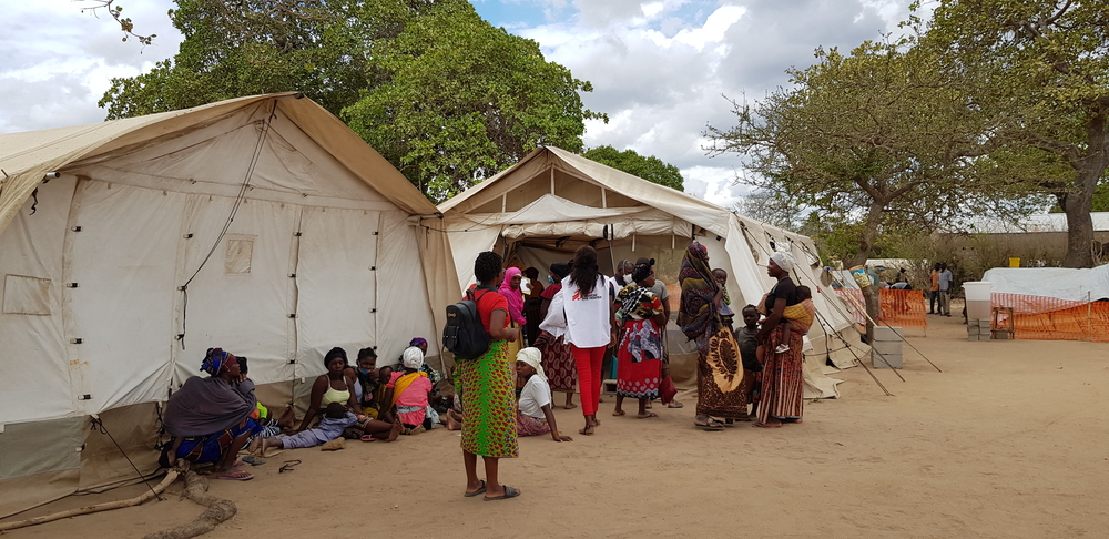 Cabo Delgado, Moçambique: meio milhão de pessoas que fugiram da violência agora lutam para obter moradia, alimento e água