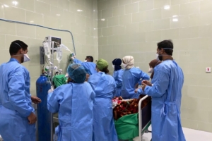Segunda onda de COVID-19 sobrecarrega sistema de saúde no Iêmen