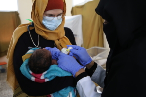Dificuldades no acesso a atendimento pré-natal é uma realidade para muitas mulheres no Iêmen