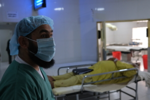 Afeganistão: aumento da violência em todo o país limita gravemente o acesso a cuidados de saúde