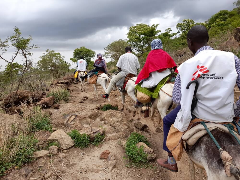 As equipas da MSF realizaram campanha de emergência para a vacinação contra o sarampo na região de Jebel Marra, Sul do Darfur, no Sudão, onde só é possível aceder em camelos e burros. Agosto de 2021.