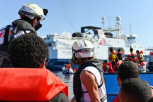 Geo Barents: equipas da MSF realizam operações de buscas e salvamento no Mediterrâneo central.
