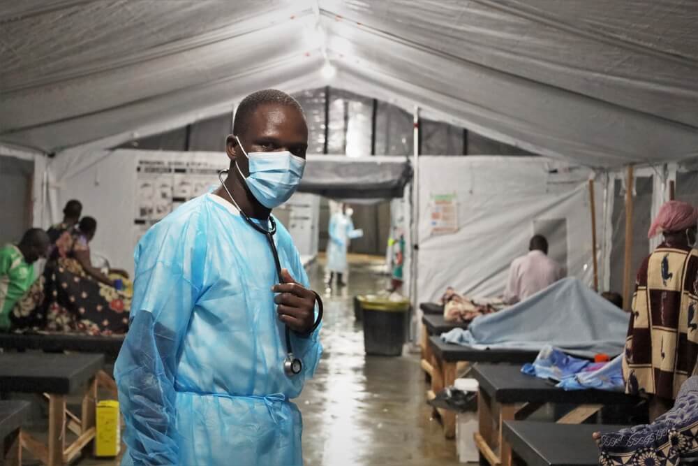 Na foto, Azize Luis Tricamo, médico da província de Zembezia que está a trabalhar na resposta à cólera nesta região de Moçambique.