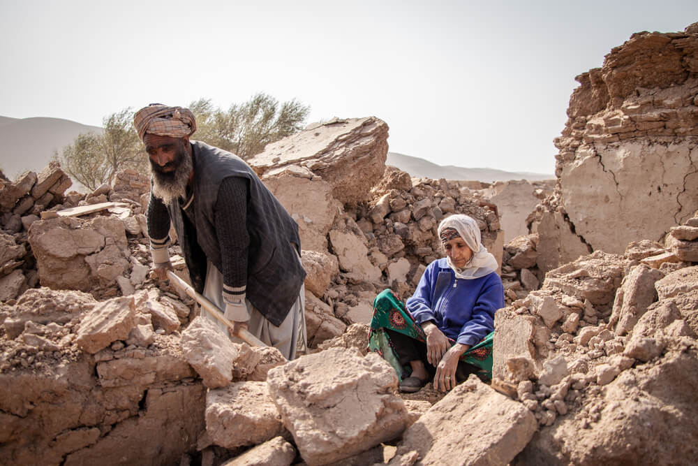 Afeganistão - terramoto pessoas