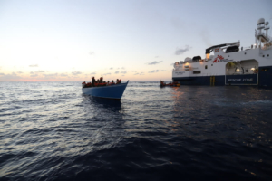 Atividades de buscas e salvamento no Mediterrâneo realizadas pela equipa da Medicos Sem Fronteiras, a bordo do Geo Barents.