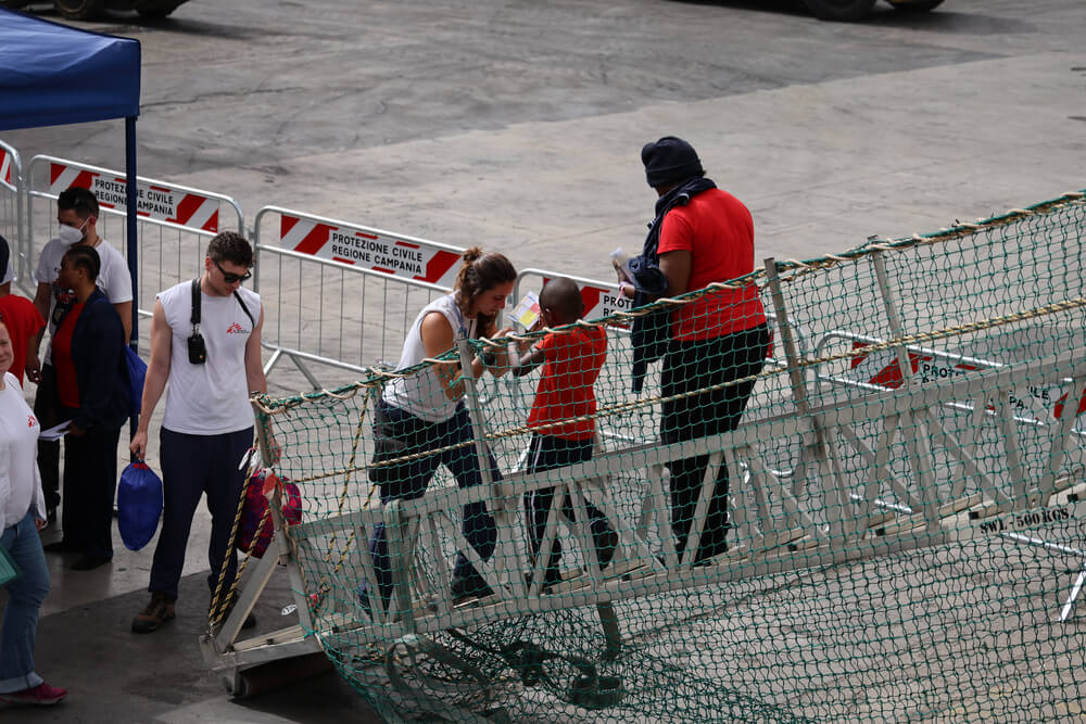 Desembarque em porto seguro de 48 sobreviventes resgatados pelo Geo Barents, o navio de buscas e salvamento da MSF. Junho de 2024