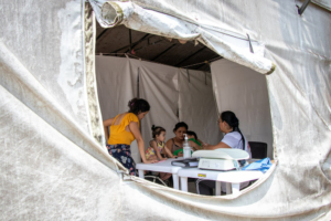 Equipas da MSF fornecem cuidados médicos a vítimas do conflito armado e migrantes com barreiras de acesso a cuidados de saúde em Arauca, na Colômbia