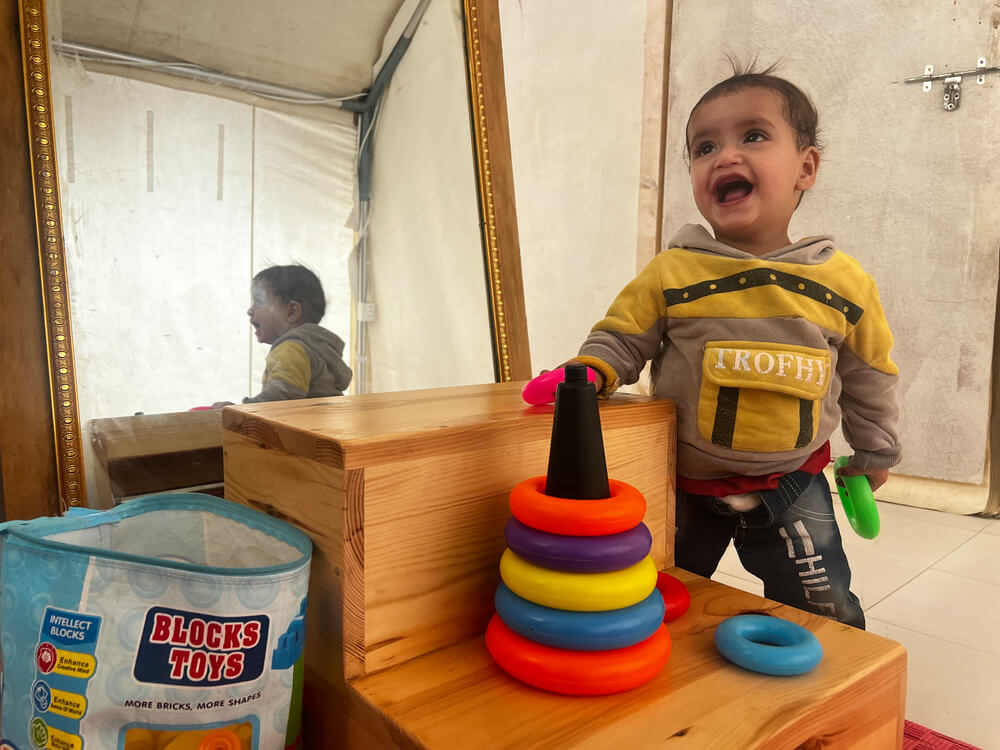 Um dos bebés que participa da reabilitação pediátrica no Hospital Haydan. 
