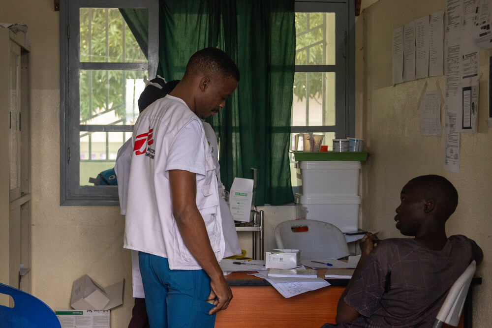 A MSF está a trabalhar com as equipas do Ministério da Saúde para prestar os cuidados essenciais no único centro de saúde funcional de Macomia.
