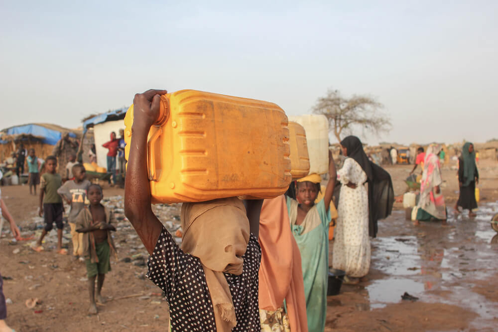 No campo de trânsito de Adré, no Chade, a MSF construiu sistemas de água para prestar apoio às pessoas ali abrigadas. 