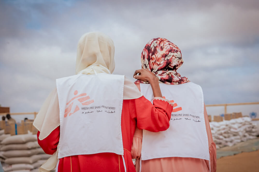 Smira Abakar Nahar Gria e Madiha Haroon Ali Ishag, trabalhadoras da MSF, em Adré, no Leste do Chade.