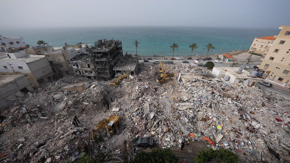 Vista da orla marítima de Sour, no Sul do Líbano, e da destruição causada pelos bombardeamentos durante os 46 dias de ataques de Israel no Líbano. Abril de 2026. 
