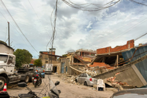 Destruição em La Guaira, na Venezuela, na sequência dos sismos que atingiram o país a 24 de junho.