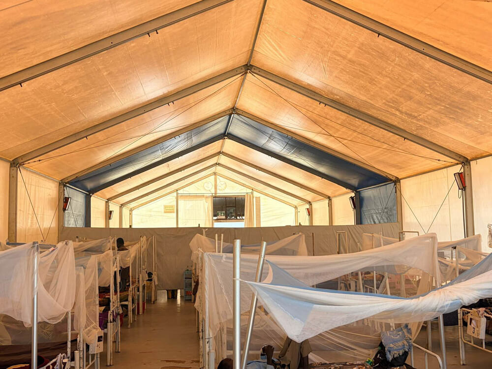 O hospital da MSF em Um Rakuba permanece como uma das poucas unidades de saúde ativas na região. 
