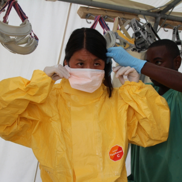 2014-08-18-presidente-msf-visita-ebola-msb11549