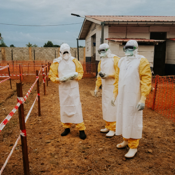 Uma epidemia de ébola foi declarada no passado dia 23 de abril, na cidade de Mbandaka, capital da província de Équateur, República Democrática do Congo (RDC). A Médicos Sem Fronteiras enviou uma equipa de profissionais para a região a fim de verificar as necessidades da comunidade e prestar apoio ao Ministério da Saúde.