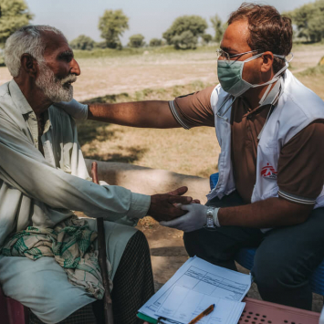 No Paquistão, as necessidades humanitárias na província de Sindh, profundamente afetada pelas cheias, ainda são imensas. As equipas da Médicos Sem Fronteiras estão no terreno para responder a esta emergência.