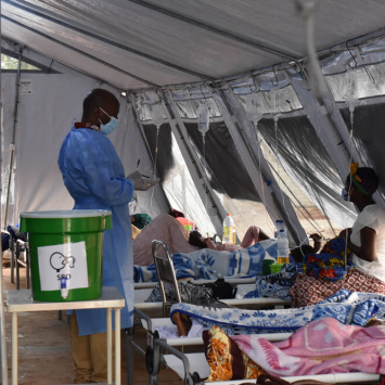 As equipas da MSF estão a trabalhar para aumentar para 50 camas a capacidade do Centro de Tratamento de Cólera (CTC) do Hospital Provincial de Lichinga, em Moçambique,, e prestaram apoio na instalação de um CTC em Meponda, vila perto da capital provincial.