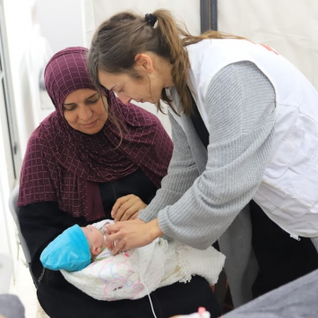 Equipa MSF presta cuidados de saúde materna em Rafah, na Faixa de Gaza