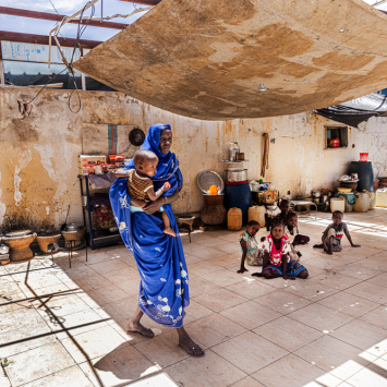 Over thirty displaced people are living in an abandoned and looted bank in Zalingei city, Central Darfur state, Sudan. Displaced people in Zalingei have been largely cut from humanitarian assistance, as actors have not returned since evacuating in April 2023, when the war started. Most displaced in Zalingei are from Al-Hasahisa camp - once housing an estimated 50,000 people, most displaced already in early 2000´s. Nowhere else to turn, they’ve now sheltered months on end in abandoned schools, banks, fire stations and other camps across the city. The humanitarian and medical needs in Sudan are immense. There is nowhere near enough humanitarian aid reaching the millions of people in need of assistance in Sudan. As of April 2024, the United Nations maintains no presence in Zalingei. MSF and only a few organizations are providing assistance in the city – representing only a drop in the ocean of the needs.