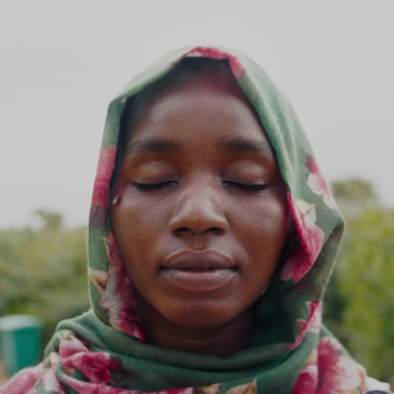 Aisha, profissional da MSF e refugiada sudanesa no Chade.