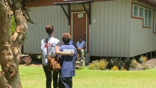 Apoio a sobreviventes na Papuásia-Nova Guiné