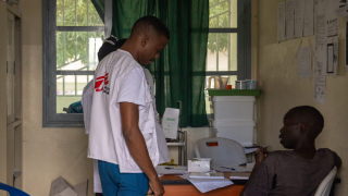 A MSF está a trabalhar com as equipas do Ministério da Saúde para prestar os cuidados essenciais no único centro de saúde funcional de Macomia.