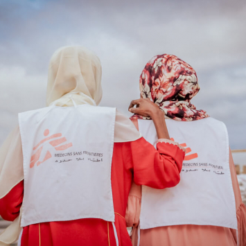 Smira Abakar Nahar Gria e Madiha Haroon Ali Ishag, trabalhadoras da MSF, em Adré, no Leste do Chade.