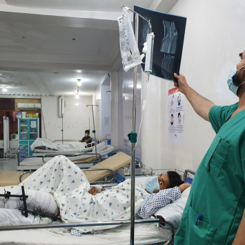 Unidade de emergência para traumas em Kunduz