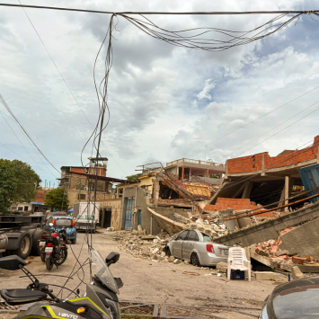 Destruição em La Guaira, na Venezuela, na sequência dos sismos que atingiram o país a 24 de junho.