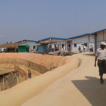 MSF abre hospital em acampamento que oferece abrigo a rohingyas