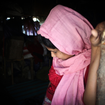 Uma jornada perigosa para mulheres e mães rohingya no Bangladesh