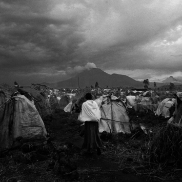 O crescimento da violência resultou no deslocamento em massa da população, nas províncias de Kivu Norte e Sul. Foto: Marcus Bleasdale