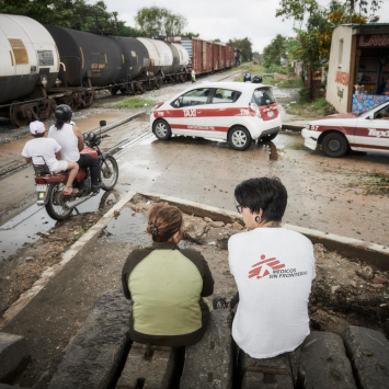 México: detenções em massa condenam migrantes à clandestinidade e limitam seu acesso a serviços médicos