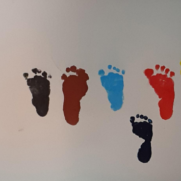 Mais do que pegadas: quando crianças saudáveis recebem alta de uma UTI