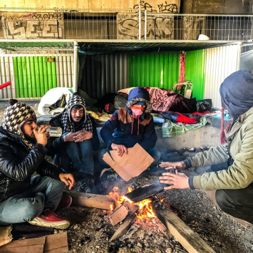 França : necessidade urgente de abrigos duradouros e soluções para migrantes