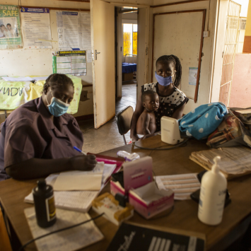 Enfermeiros estão na linha de frente em projeto contra doenças não transmissíveis no Zimbábue