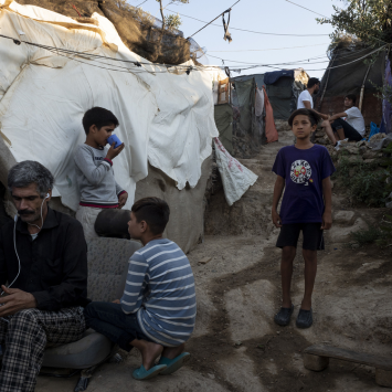 Migrantes seguem confinados nas ilhas gregas, mesmo sem casos de COVID-19 nos campos