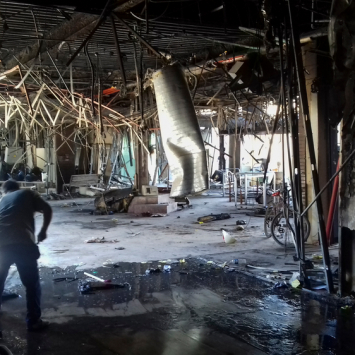 Instalação de saúde destruída pela violência em Mossul.