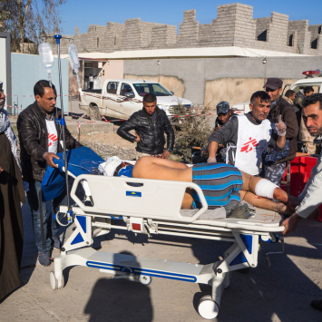 Iraque: a difícil jornada de curar feridos em Mossul
