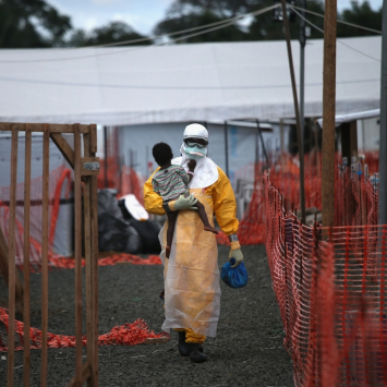 Sessão especial "Affliction - O Ebola na África Ocidental"