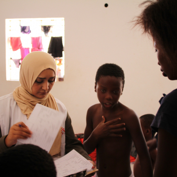 Líbia: desnutrição e condições desumanas no centro de detenção de trípoli