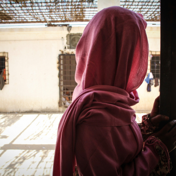 Refugiados e migrantes resgatados pelo navio Nivin ainda estão em risco na Líbia