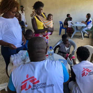 MSF atende pacientes e põe em prática ação humanitária de grande escala em Moçambique