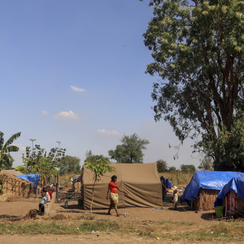 “Era como o fim do mundo” – Milhares são apanhados no fogo cruzado do conflito invisível no norte de Moçambique