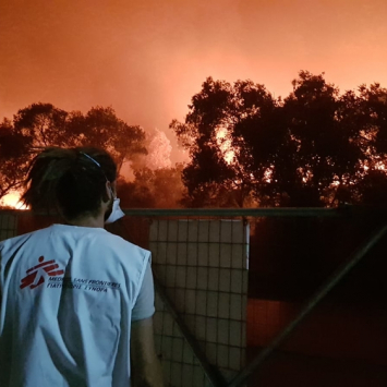 Grécia: incêndio destrói campo de Moria e deixa 12 mil pessoas desalojadas