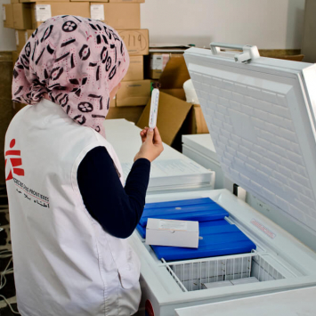 Iraque: vacinando crianças e adolescentes contra o sarampo